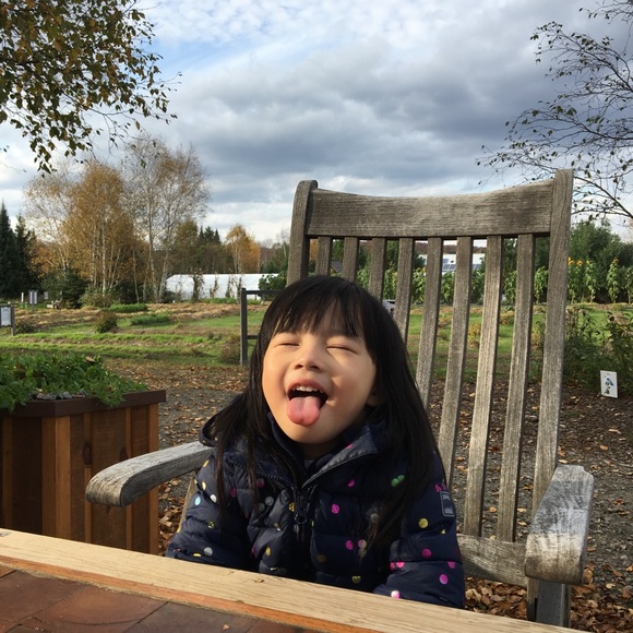 Meet your Posher, Karen - Picture 1 of 1